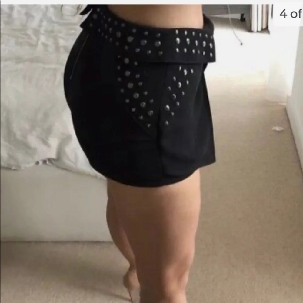 GUESS size 0 black studded skort - Picture 3 of 12